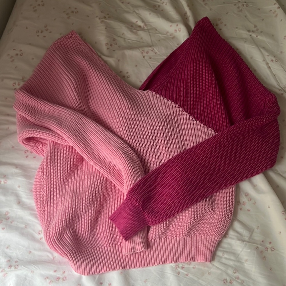 Pink v neck sweater, twist in back